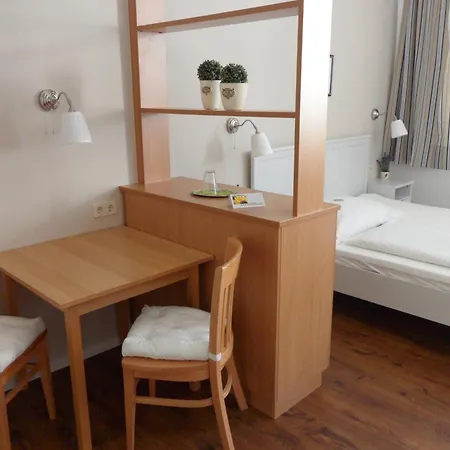 Gasthuis Fruehstueckspension Barbara 3*